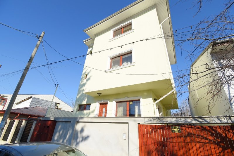 Eroii Revolutiei, 2 camere in Vila, la 6 min. pana la statia Metrou